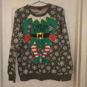 Cozy Zoe "Take an Elfie" Sweatshirt Women's M
